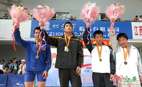 第12届江西省运会摔跤比赛29日决出6块金牌