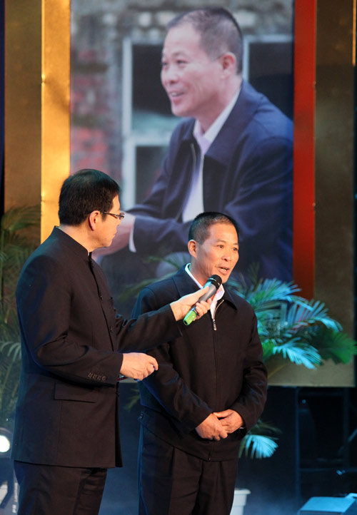 新闻中心 图片报道   2008年以前,广西马山县弄拉屯村还是一个人均