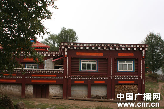 炉霍县富有特色的藏族民居(中广网记者时晨 摄)