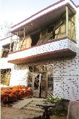 朱家邻居房屋也遭到重创