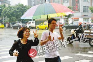 全国最短绿灯:15米宽马路 绿灯只有两秒通行时间