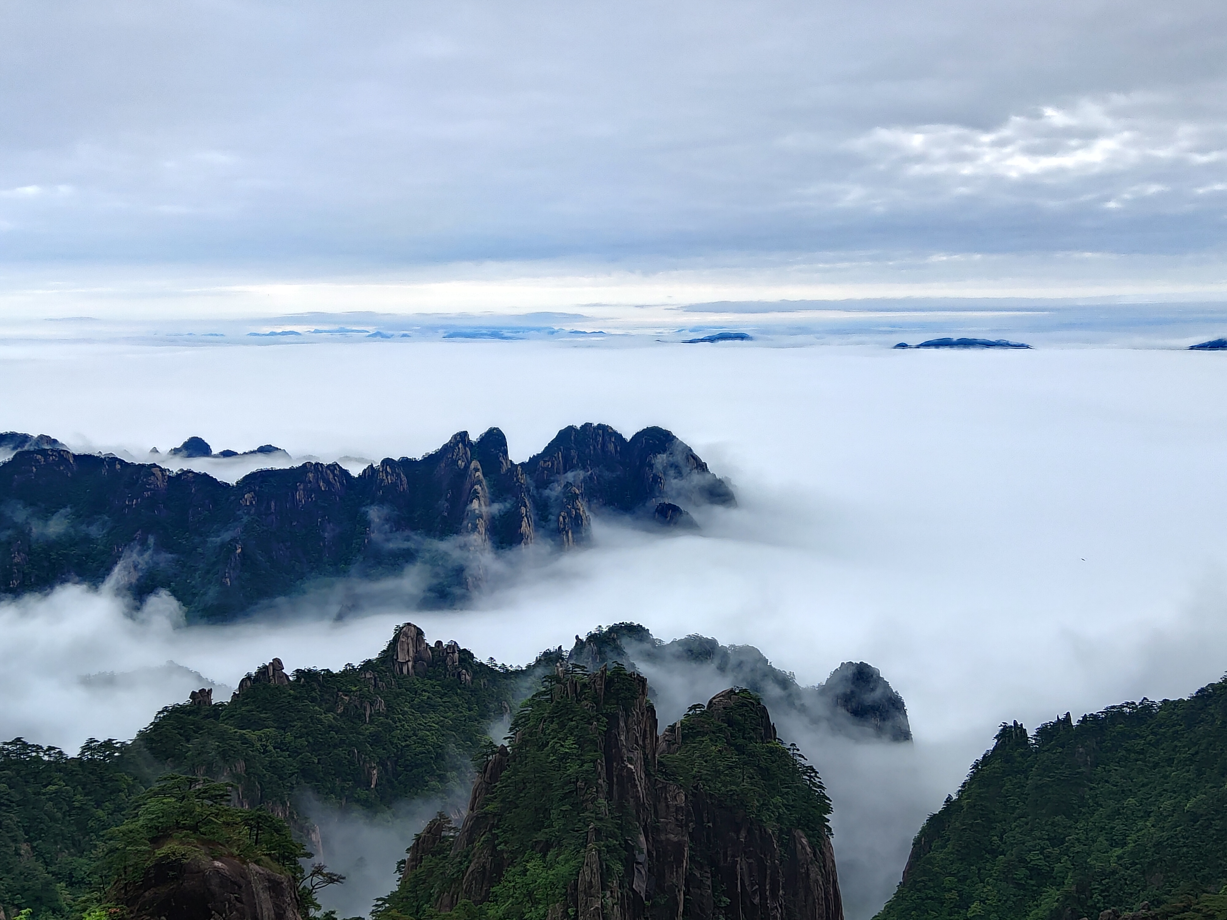 雨后黄山云海翻腾