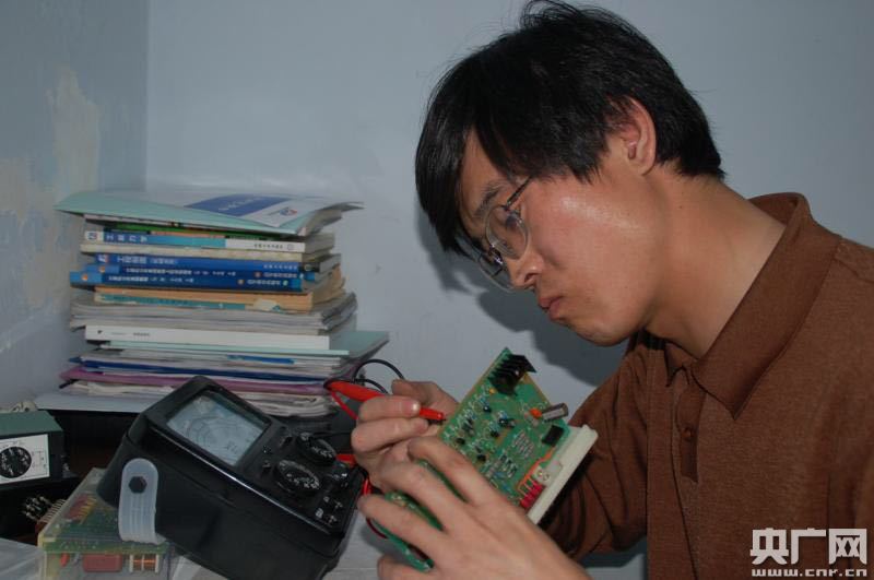 乌金打磨的工匠胡文博--从技校生到技术尖子 像