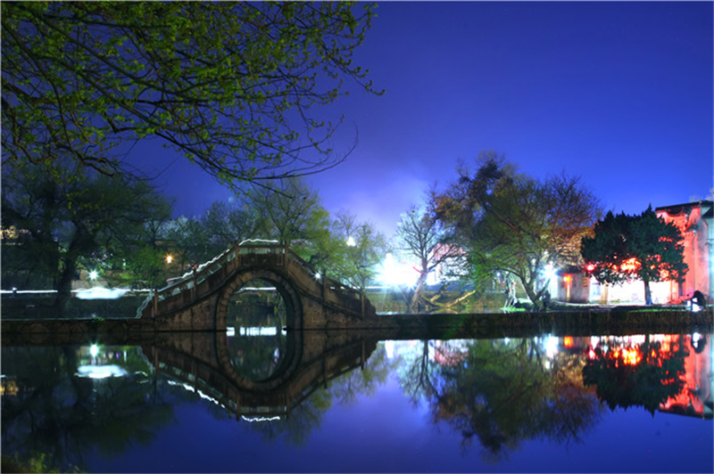 【新闻观察】黄山，凭什么迎客？