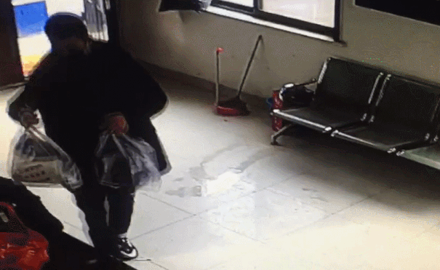 匿名群众给派出所送口罩850只