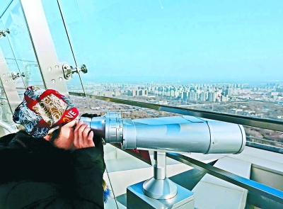 健身拍照放风筝 冬日京城乐趣多