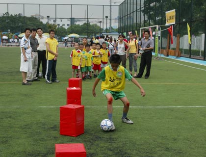 中国足球后备力量匮乏致一败再败 青训制度待