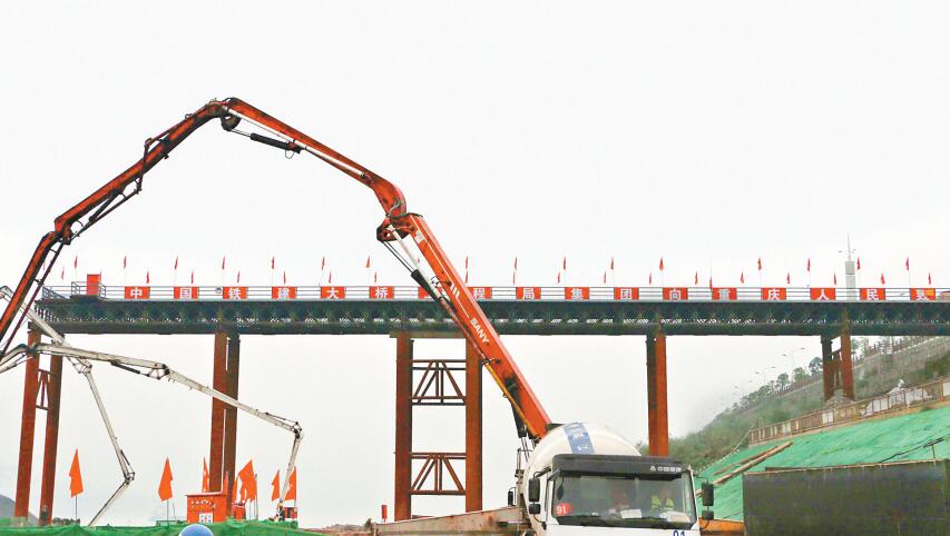 白居寺长江大桥桥塔基础工程完工图片