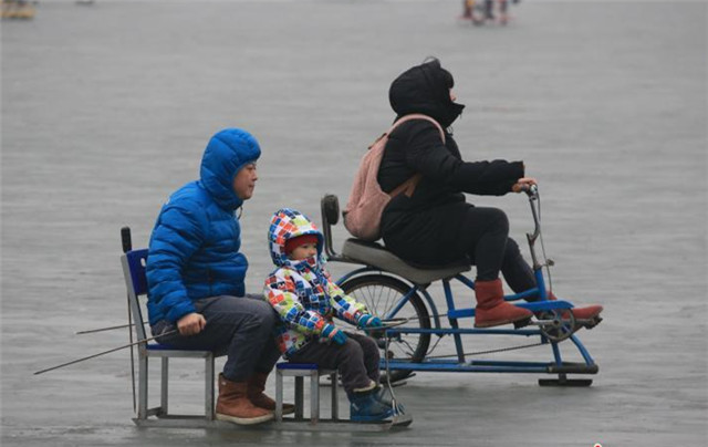 孕妇被绑铁柱殴打引网友关注 当地人称孕妇系