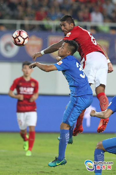 中超:郜林压哨进球 广州德比握手言和