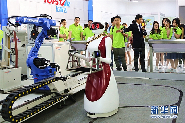 央广消息| 粤造粤强 采访团走进东莞拓斯达 体验