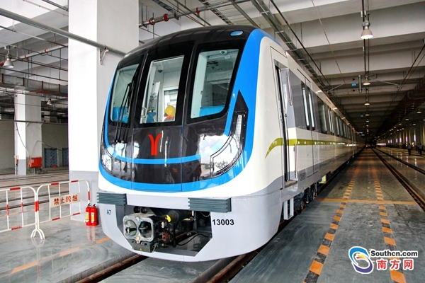 十三号线首8节列车已达广州 今年年底有望开通_央广网