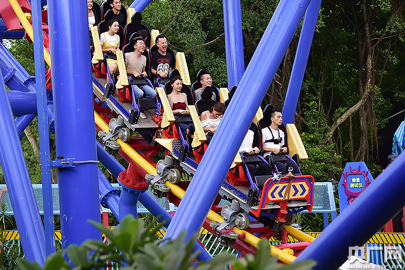 亚洲首台火箭过山车登陆长隆 国庆期间正式