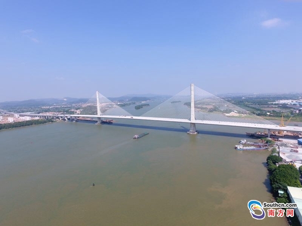 广中江高速公路跨径最大的斜拉桥——滨江大桥主桥已于今年2月合拢.
