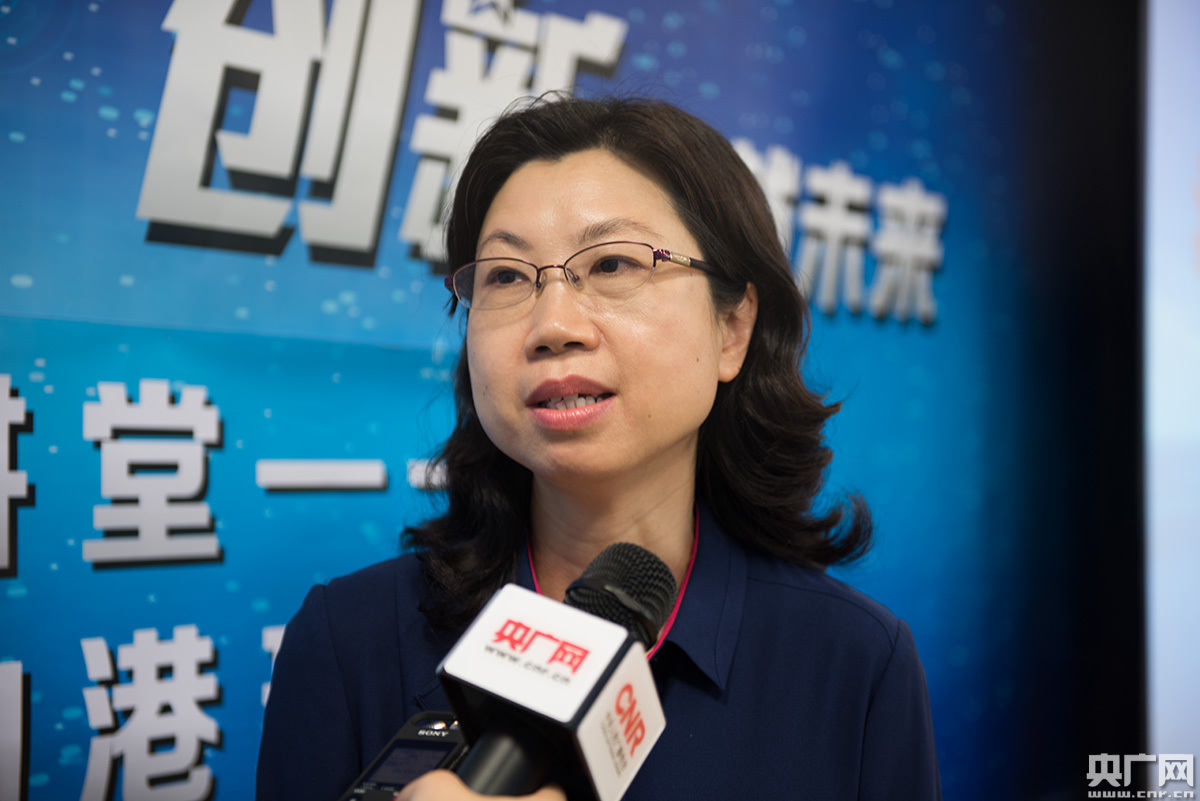 广州市第十六中学校长杨霞称,希望讲座让                    .