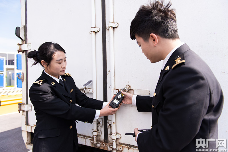 港珠澳大桥实现珠港两地快速通关模式对接