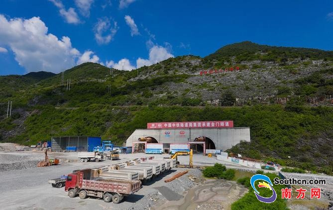金门隧道出口