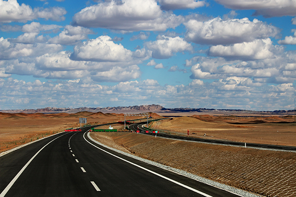 中国中铁争做京新高速建设的环保模范
