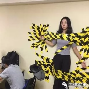 啥情况?女子被拘留只因说了这三个字.|陪你看新