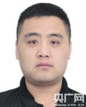 国字脸,体态中等,江苏邳州口音 ,户籍地: 江苏省邳州市车夫山镇车夫