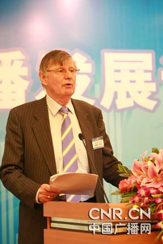 英国桑德兰大学教授Andrew Crisell演讲