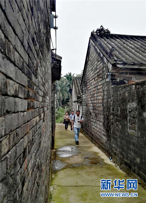 海南文昌会文镇建设美丽乡村有侨牌