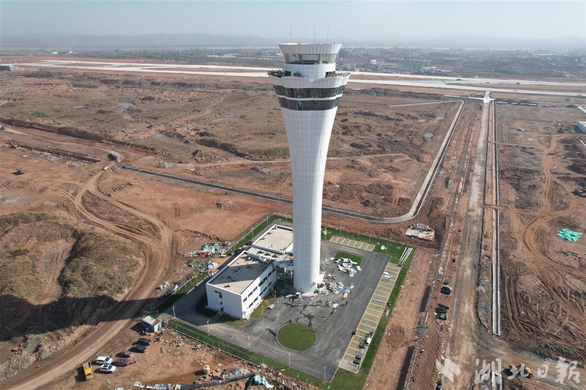 看!亚洲最大货运机场最新模样 记者探秘鄂州机场空管塔台