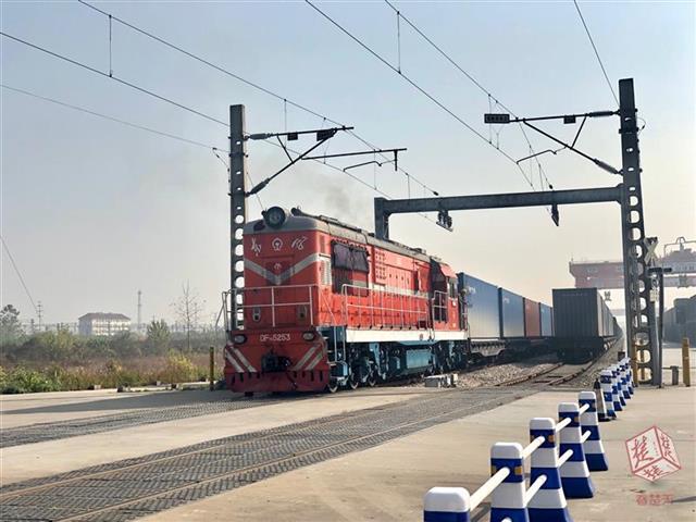 汉欧班列从武汉发车 宜昌晓曦红柑橘出口俄罗