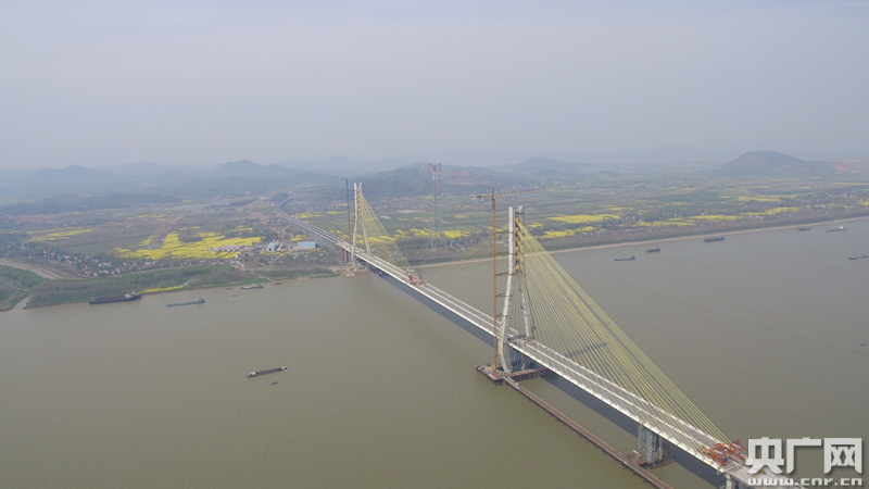 跨江处北岸为铜陵市枞阳县,南岸为池州市