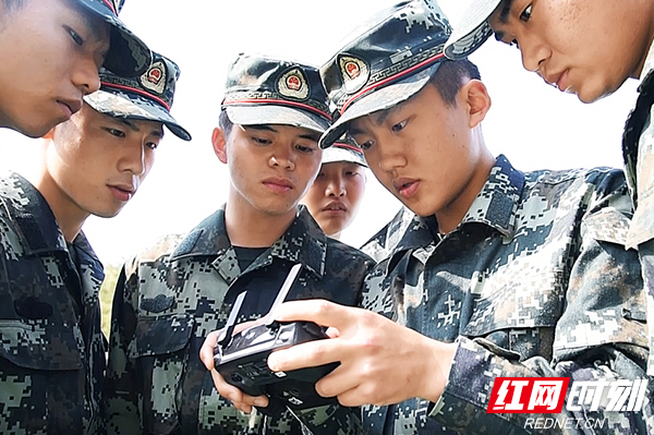 士官首批无人机应用技术警察直招专业即将上岗郑则仕演过武警电视剧图片