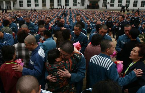 长春铁北监狱服刑人员主题教育大会;; 母亲节即将来临 高墙内演绎母子