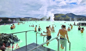 外来游客数量不断创新高 冰岛欲立法控量