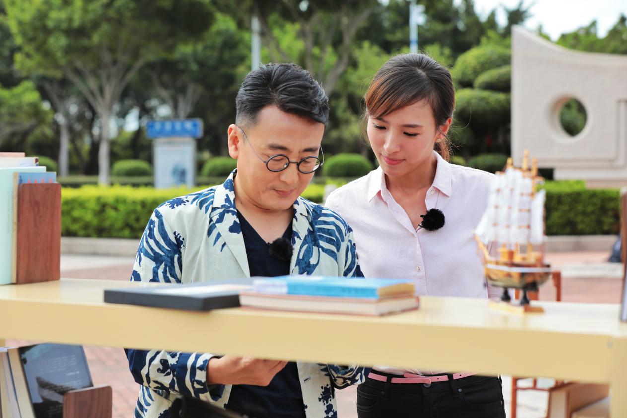 《一路书香》开机，窦文涛张星月任贤齐探寻泉州乡情_央广网