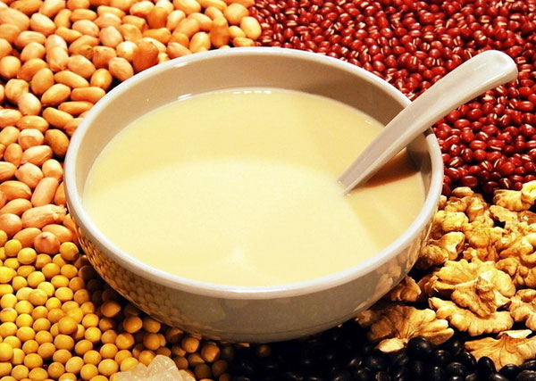 2015食品安全十大微信谣言 喝豆浆致癌上榜