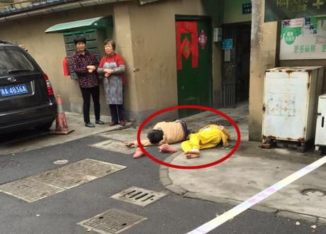 杭州一女子从6楼跳下 被收废品大伯冒死接住(图)