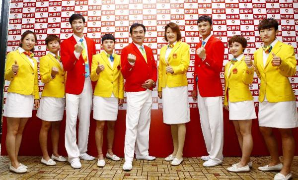 里约奥运会中国代表团礼服正式发布