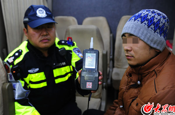 凌晨0点02分 2018年济南首个酒司机被查