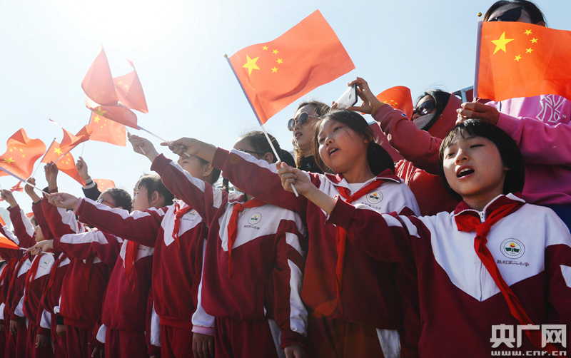 “唱响心中胜利的歌” 胜利油田上演快闪为祖国加油