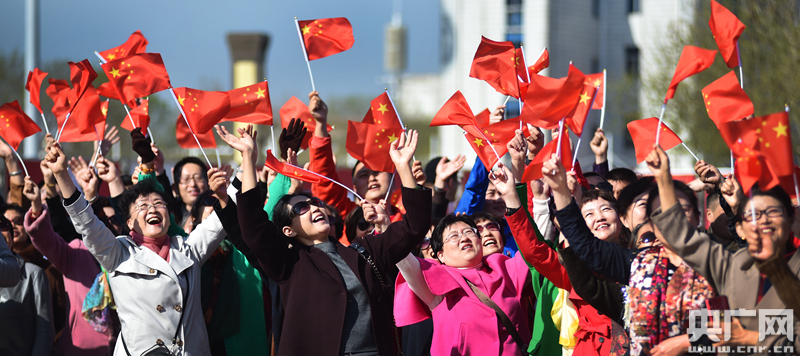 “唱响心中胜利的歌” 胜利油田上演快闪为祖国加油
