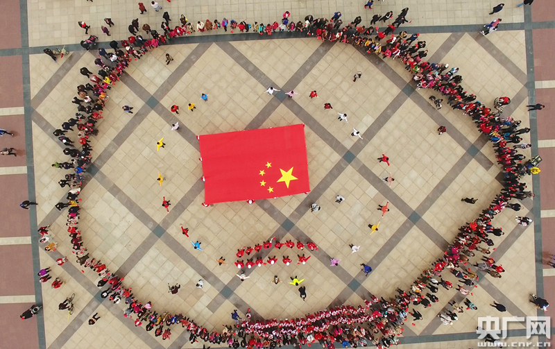 “唱响心中胜利的歌” 胜利油田上演快闪为祖国加油