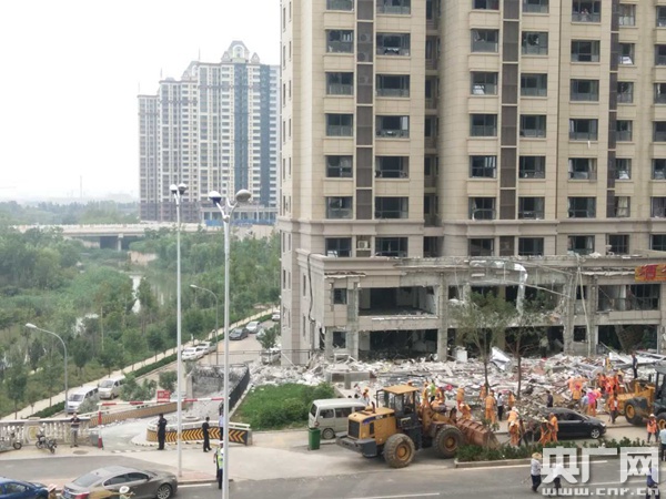济南唐冶一饭店发生瓶装液化气爆炸 8人受伤