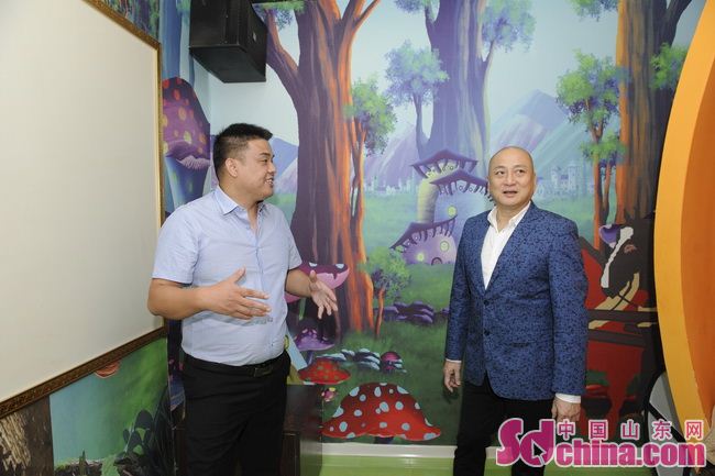 汤镇业来济代言超然阁电影·茶吧 看好观影市