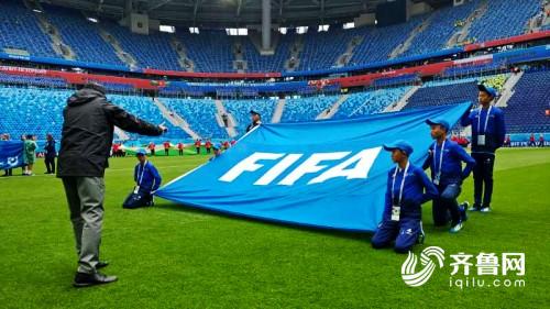 潍坊两名足球小将当选俄罗斯世界杯护旗手