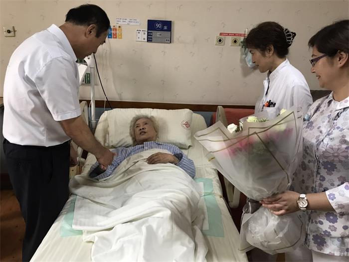 秦怡:让我记住的医院和医生_央广网