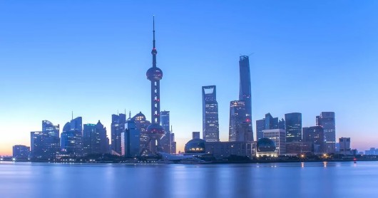 2017年本市税务部门完成税收收入近12840亿