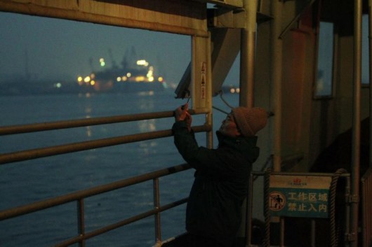 上海橙色系轮渡下线 空调轮渡上线