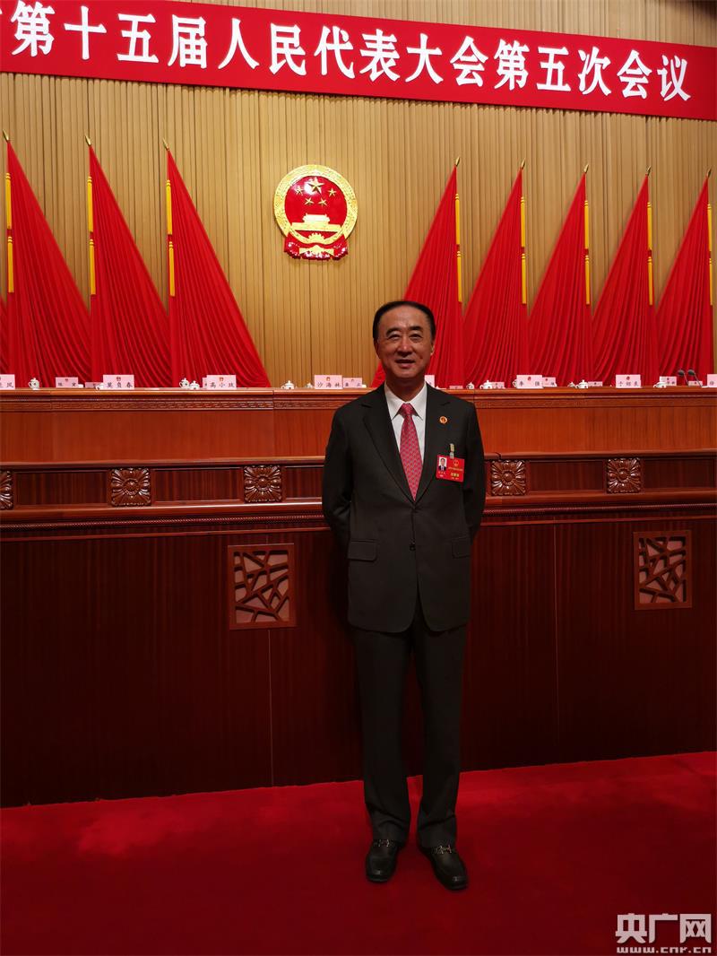 2021上海两会丨人大代表刘中民谈数字化转型:要打造"一网统建"实现