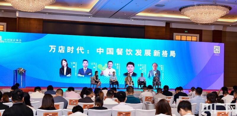 中国餐饮进入“万店时代”规模化、品牌化、标准化成行业发展趋势(图1)