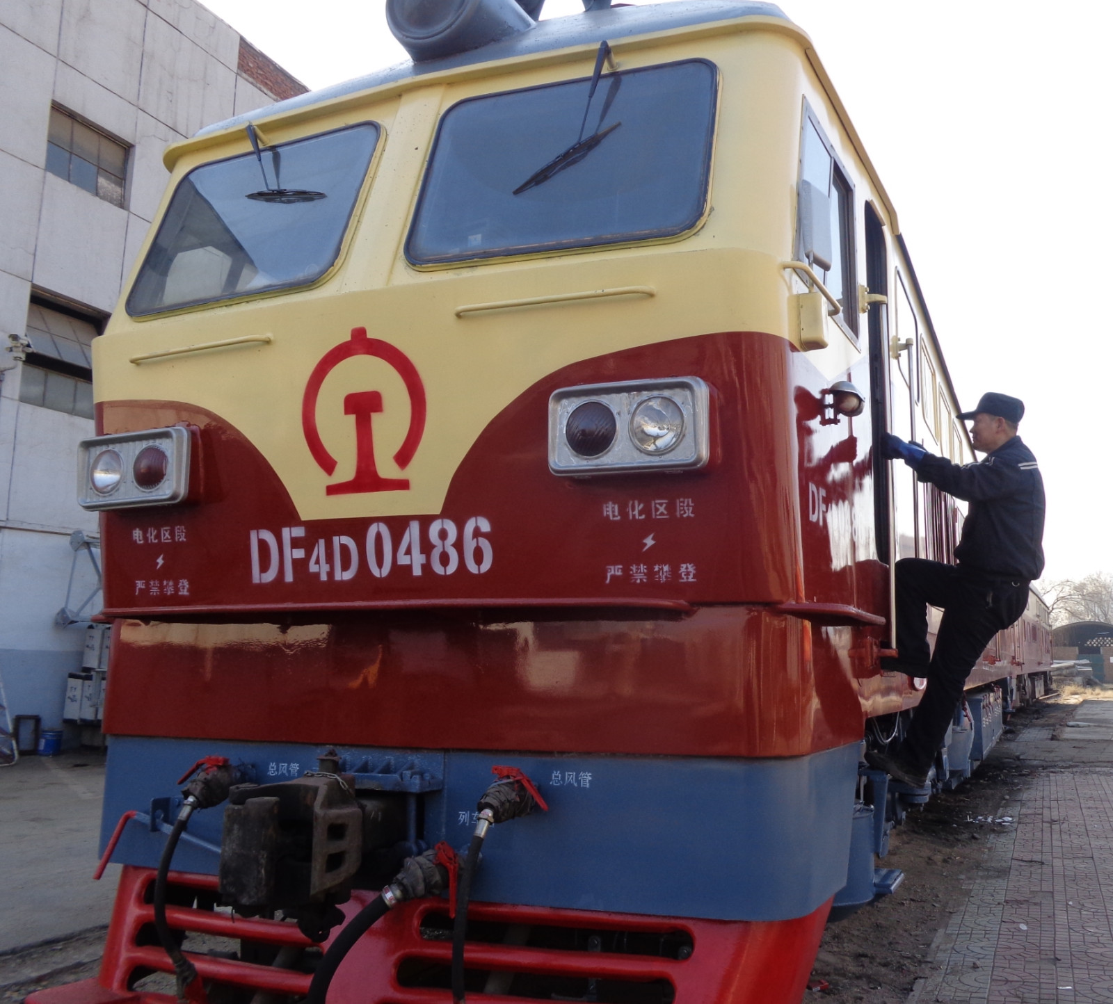 火车头的急诊大夫:记录太原机务段闫玉灿的春