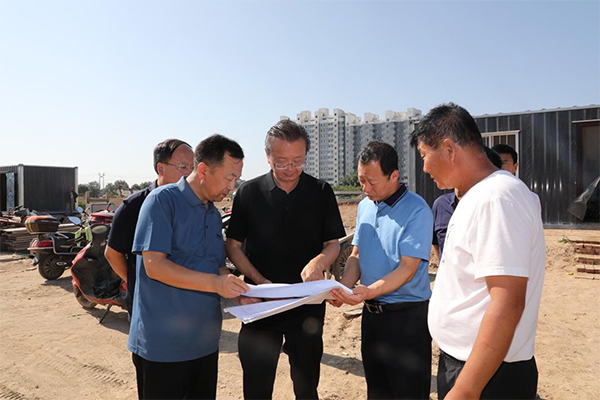 山西原平市委书记马志强调研沙河生态修复工程